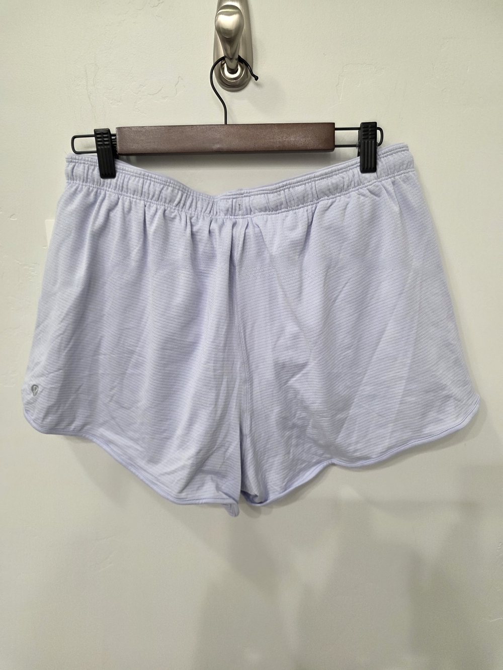 Lululemon Swiftly Mid-Rise Short 3" Size 12 - Picture 2 of 7
